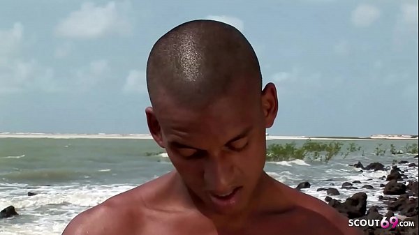 Voyeur Girl Watch Interracial Couple Fuck at Beach and Masturbate