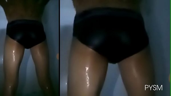 Download Video - Tắm sục cặc quần &dstrok;&ugrave;i trắng lộ quần x&igrave; &dstrok;en