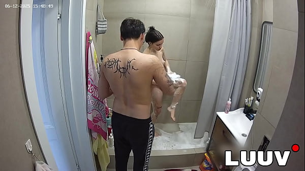 LUUV. The beautiful Grossy shaves her legs in the shower on camera