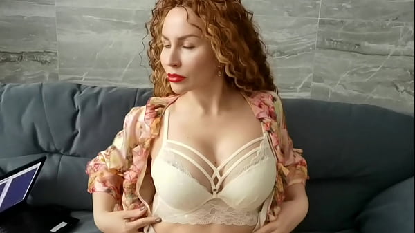 Download Video - AMETUER MILF PLAYS WITH HER WET PUSSY