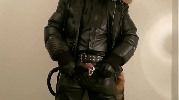 Download Video - BlackLeatherHands with two 12er  Prinz Albert