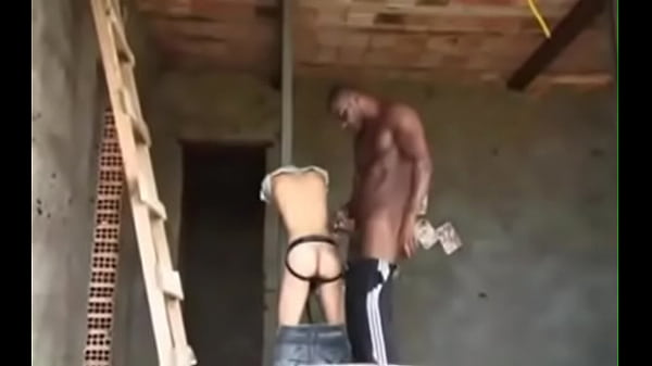 Riu Melo sendo enrabado pelo bandidão negão Rod...