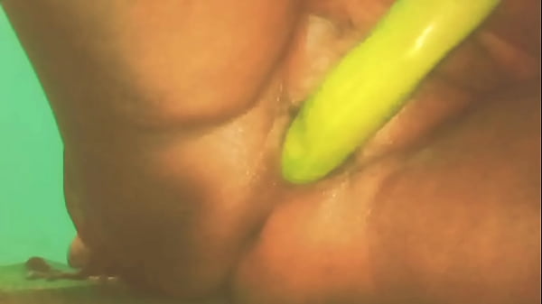 Desixbhabhi - Garota da aldeia asiática transando com berinjela