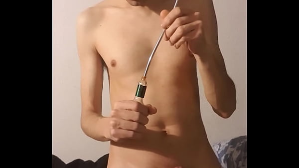 Self bdsm: uretral sounding with chili sauce