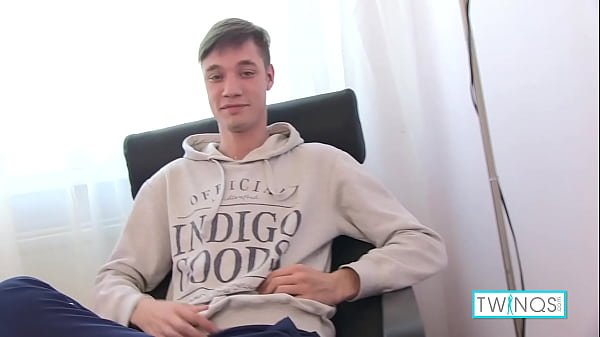 Download Video - Pale Rainbow Guy Phoenix Spanks Himself In Solo Masturbating Video&excl;