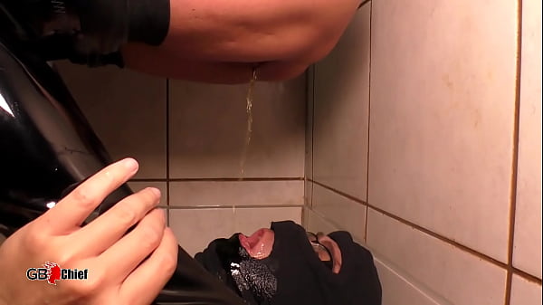 Pee piss wet orgy with 4 girls