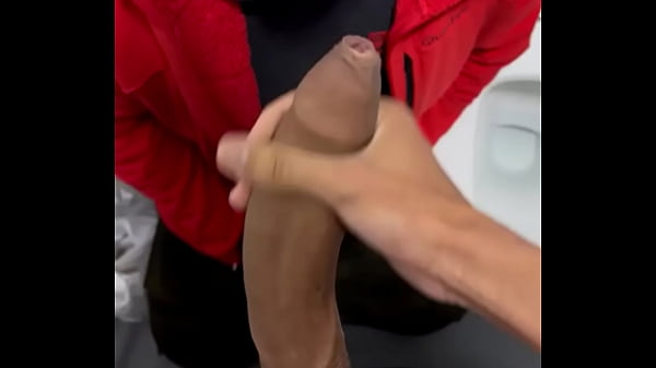 Sucer Un Minet Brésilien Chaud Avec Un Énorme Outil Dans Les Toilettes Du Shopping # Zenkiamateur1