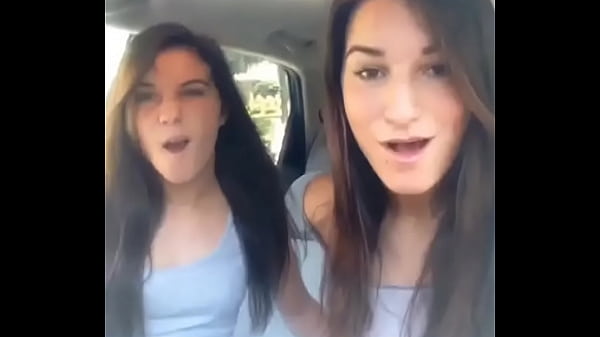 thumb twins twerk