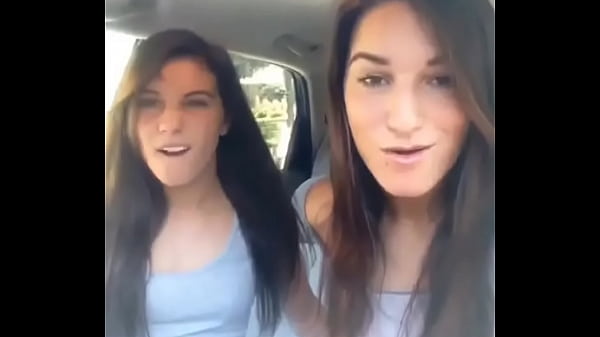 thumb twins twerk