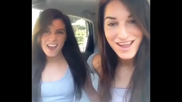 thumb twins twerk