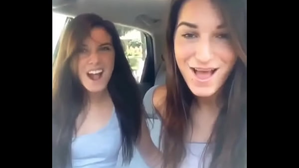thumb twins twerk