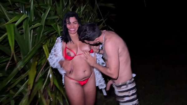 I got dressed up to go out and have sex naked on the beach with my friend from São Paulo.