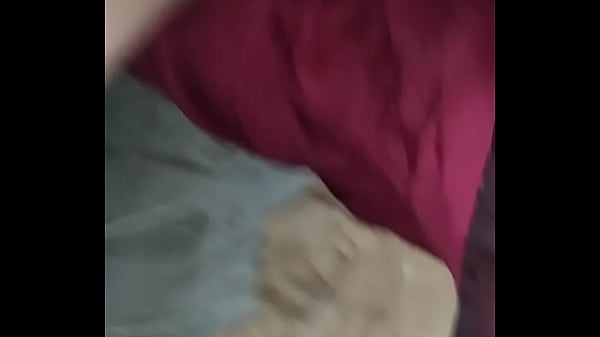 Uma bela dama se masturbando