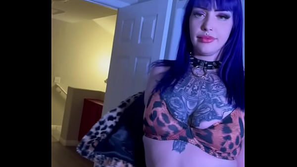 Goth Pawg Cheats on BF with Gibby the Clown