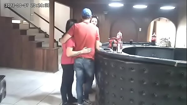 Download Video - Husband cheats on his wife and she catches them in the act &comma;turns into a cat fight