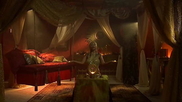 Latina Cleopatra Babe Gets Fucked By Big Dick