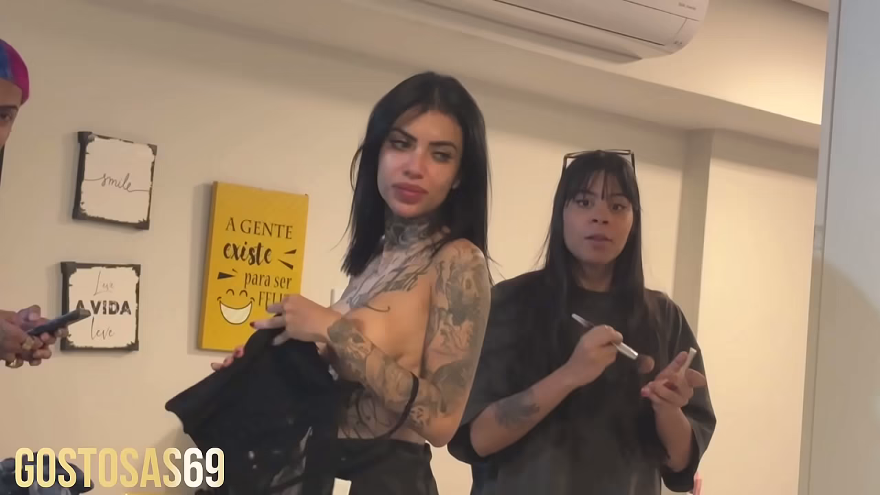 Nadie imaginaba que este viaje con amigos terminaría ASÍ.
                         sexy amateur pussy licking gostosa exhibitionist pink pussy muchos negros