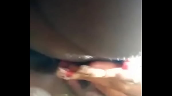 Venezolanerin Schickt Video An Ehemann, Während Er Masturbiert