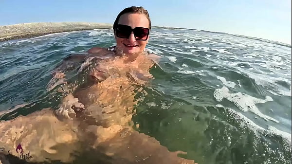 WILD OUTDOOR EXTREME?! AMATEUR WAVE FUCKING ORGASM IN THE MIDDLE OF THE SEA!