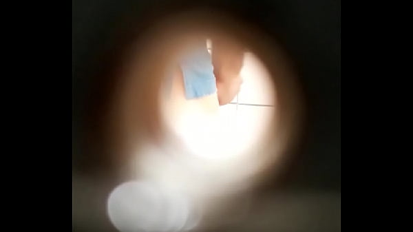 Flagra de Hétero batendo punheta na Estação Vil...