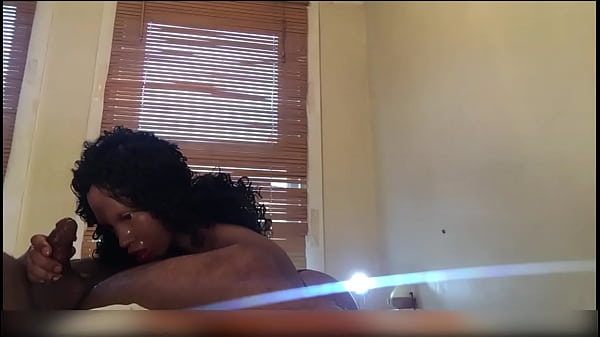 Facefuck 69 and headlock to this bitch