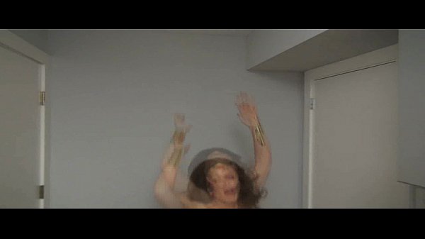 Rachel Steele in Dr. Vibrato's r., Wunder Box