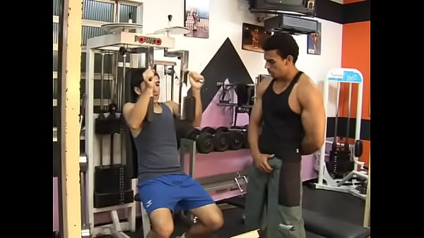 Download Video - Guy friend shows up for gay sex at the gym