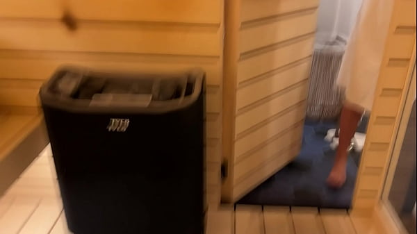 Evakeks - Sexo arriscado com um estranho na sauna