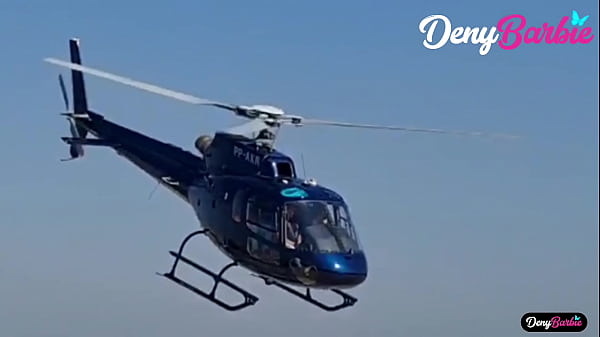 Download Video - A milf ganhou um passeio de helic&oacute;ptero mas teve que mamar o piloto&excl; Valeu a na&quest;