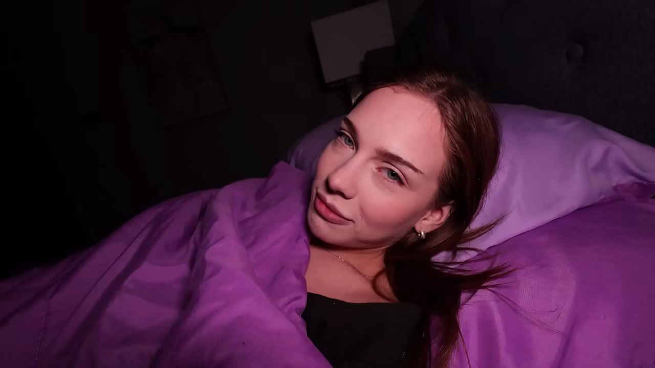 Staying The Night With My Step Sis - Venus Vixen