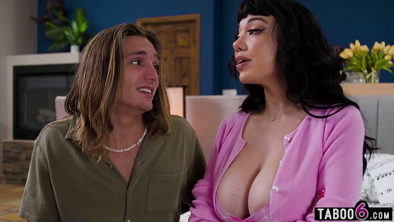 Angry lesbian stepmom got cheated on by her partner and gets even