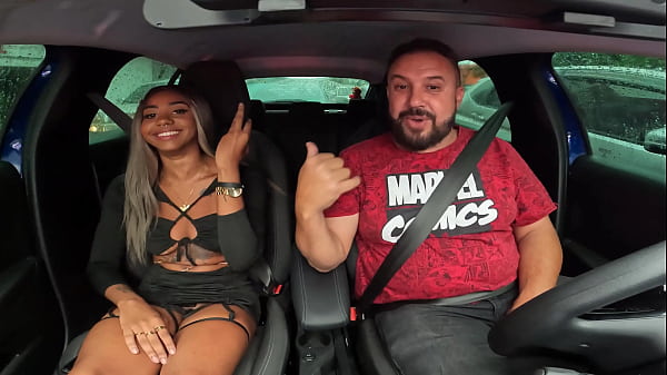 Ana Sasuga naked on the streets of São Paulo hitchhiking