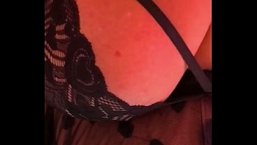 Asi me recibe mi puta  cuando quiere verga