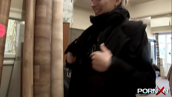 Skinny Teen Pissing ans Stripping in Public