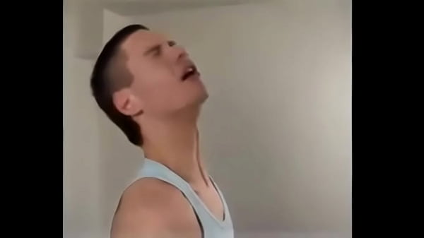 Download Video - 3 Chavs keep warm