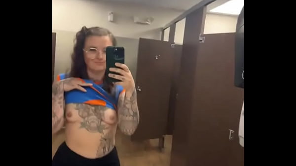  Bathroom TittiesssAlso  GO OKC!! ?