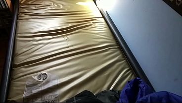 Download Video - Waterbed wank in boxers