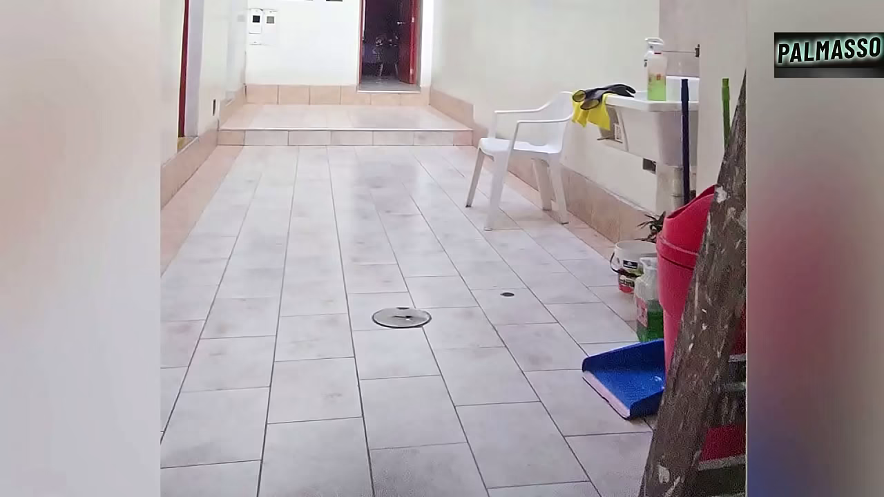 Cuando mi marido no est&aacute_ en casa, me llevo a mi amante a un motel con &eacute_l tengo orgasmos cuando me coge duro.