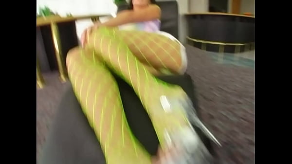 Perfect Body Lucy Lee and 2 Dicks Up Her Ass