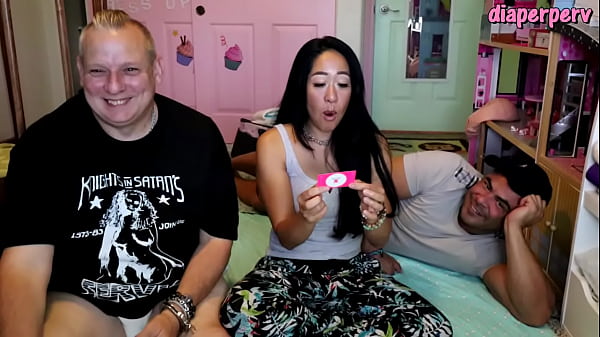 Answering random Sex questions with diaper fetish