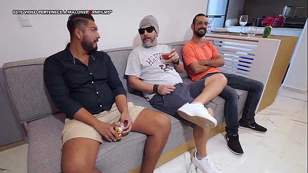 Sal&iacute; por Cerveza y Mis Compadres de Follaron a mi Mujer! - Ft. Paola Stone