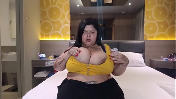 Naughty BBW showing off her big tits - Mary Jhuana