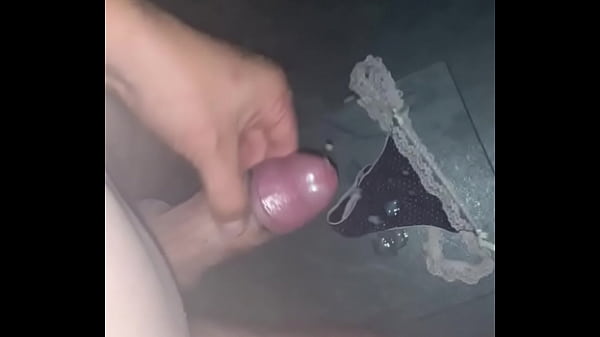 Sperme Sur Le String De Sa Femme Pour Mme Petra
