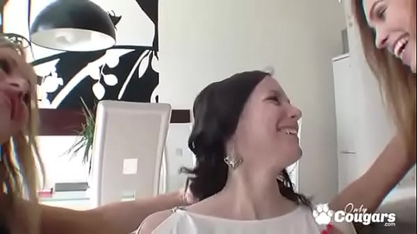 Bored Girlfriends Have A Lesbian Threesome