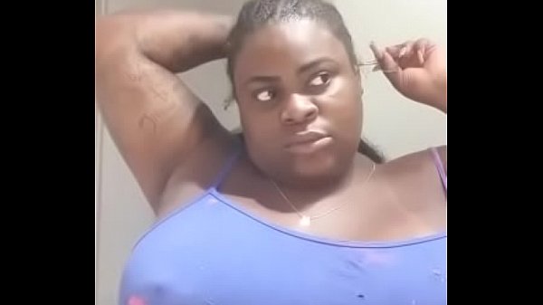 Download Video - Jojo Todynho marcando o bico do peit&atilde;o