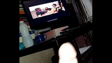 Branquinhodosul playing while watching porn