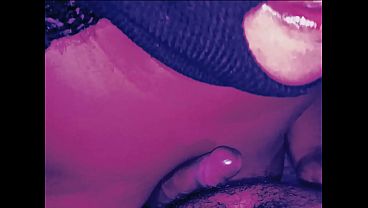 そのチンピラは信者のパンツを引き裂き、彼女の膣に射精した。彼女は精液まみれになって家に帰った。