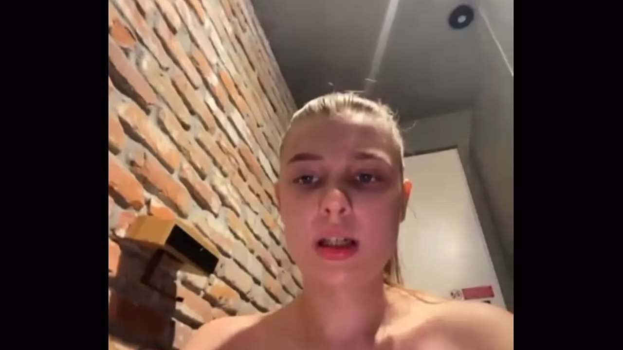 Incredible squirting in the gym