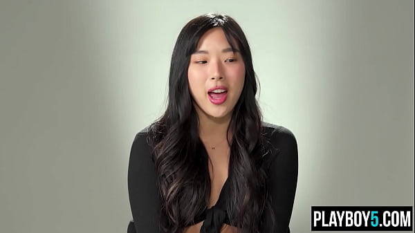 Korean babe Elle Lee masturbation to full orgasm after a podcast