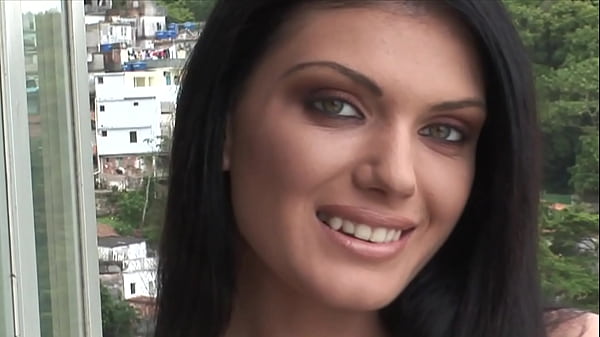 I dropped the towel in front of the delivery man. Real delivery